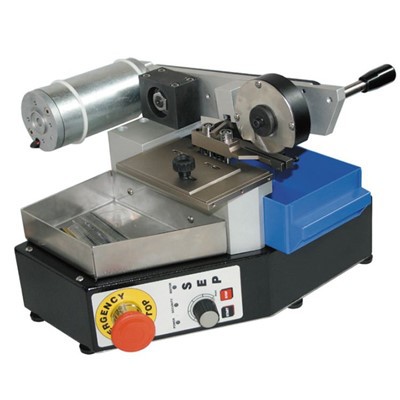 Starpsavienojuma tapu griešanas mašīna